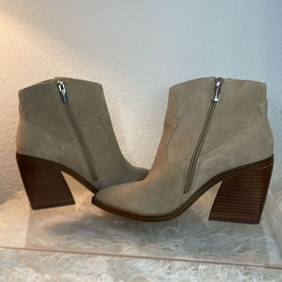 Vince Camuto Gredile Women's Suede Ankle boot | Tan | size 7.5 - Picture 5 of 9